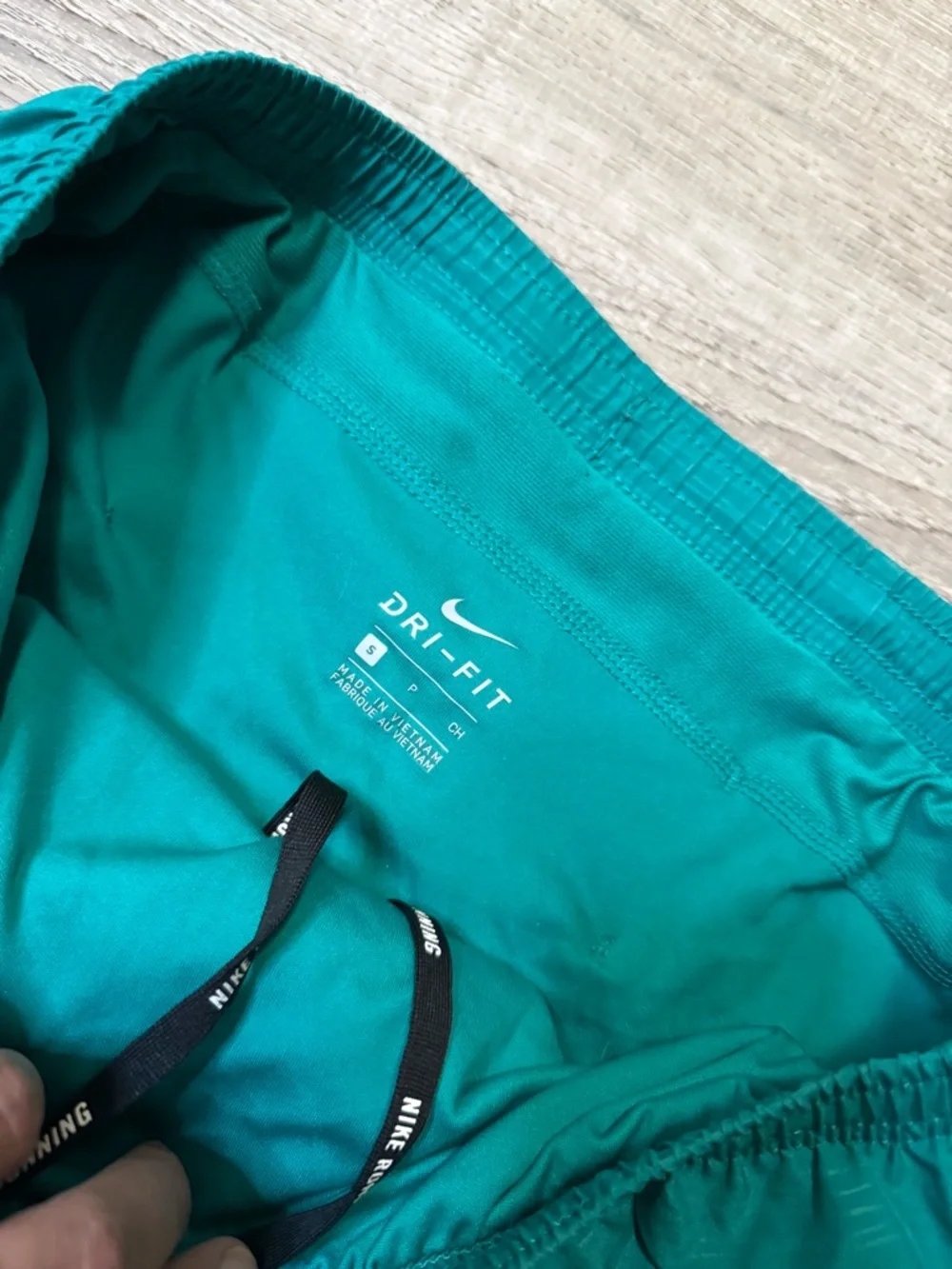 •NIKE• RUNNING SHORTS - Picture 4 of 7